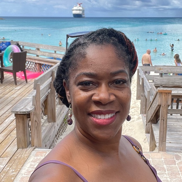 Meet your Posher, Shondra - Picture 3 of 3